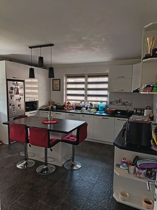 Casa+ teren+ anexe de vanzare