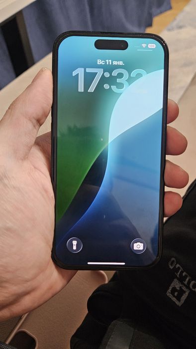 Продам Iphone 15 256GB