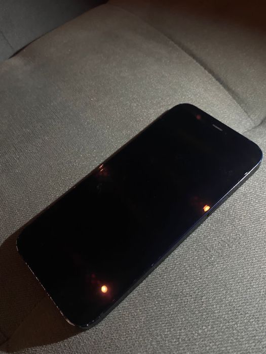 продам Iphone 12