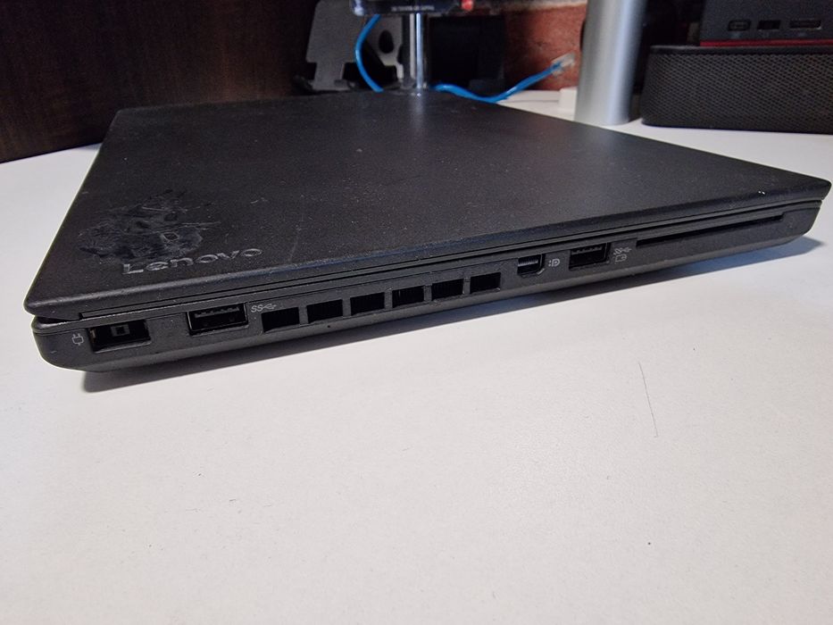 Lenovo ThinkPad T460 / Intel i5 Gen 6 / 8GB RAM / 256GB SSD / Tastatură iluminată / 2 Baterii