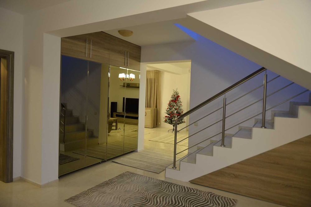 Proprietar inchiriez vila de lux 240 mp in cartierul Padurea Baneasa