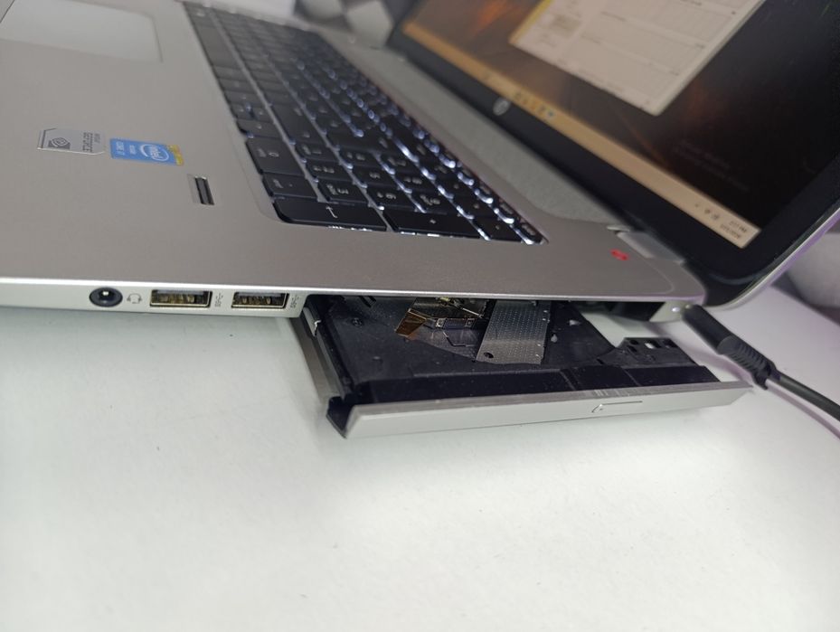 Laptop metalic gaming  impecabil hp Envy 17 inch Intel i7