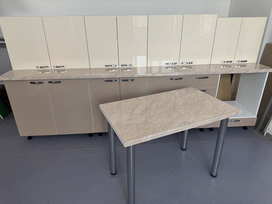 Mobila de bucatarie  MDF LUCIOS 300 cm, plus masa cadou !!