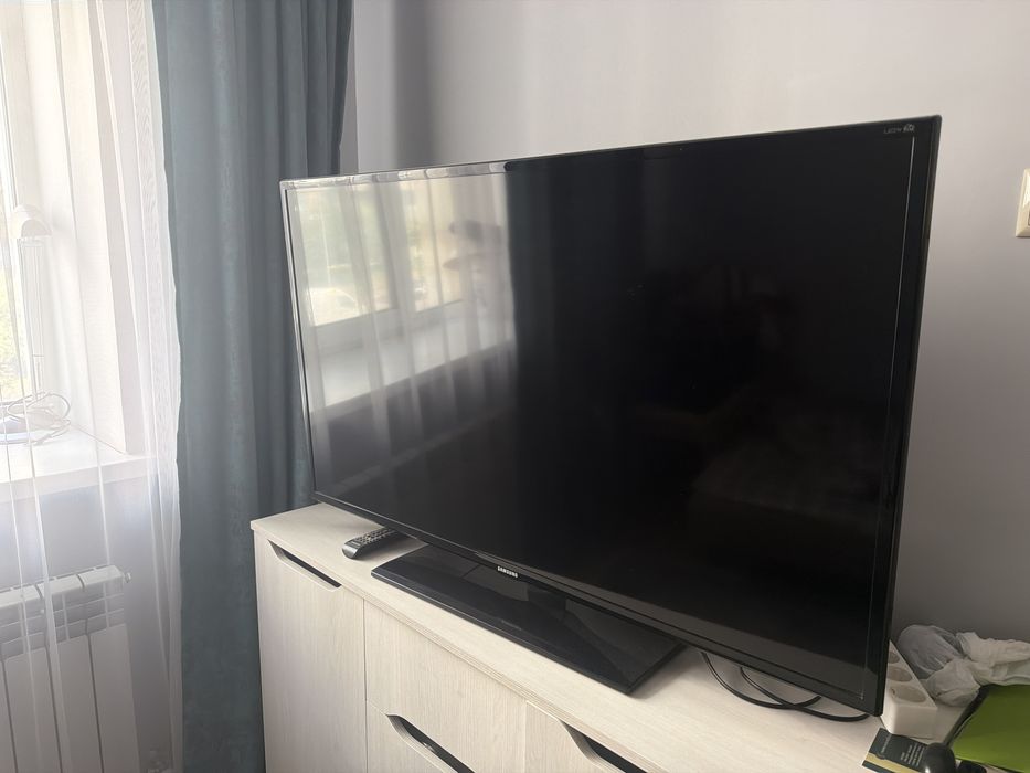 Телевизор Samsung 120 см диагональ