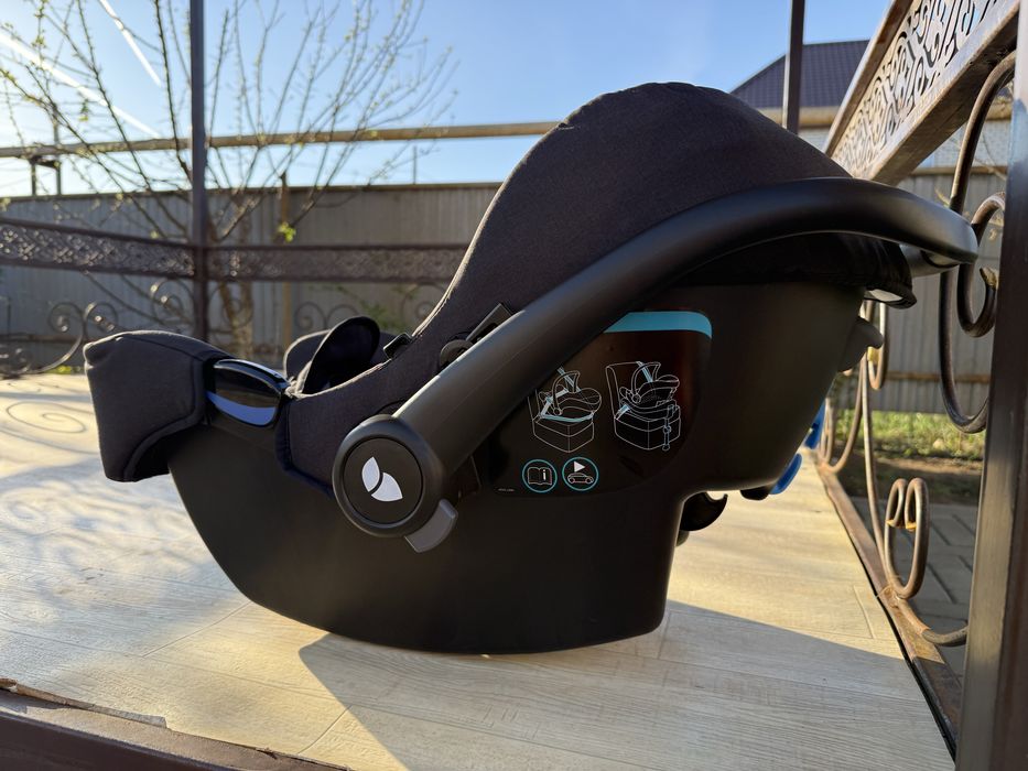 Продам автолюльку Joie