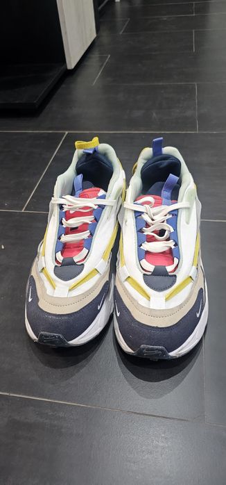 Маратонки nike !