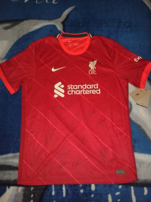 100% Оригинал с автографи! Liverpool/Ливърпул фланелка/тениска!