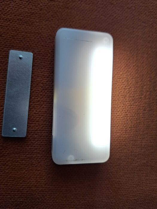 Lampa led cu senzor de miscare, cu acumulator fixare cu magnet