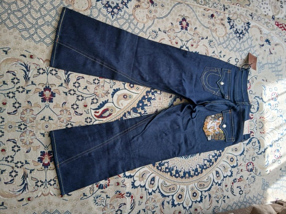 Продам джинсы уникенс,,новые