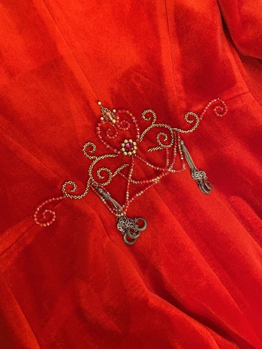 Латина үлкен мүшесін сорады