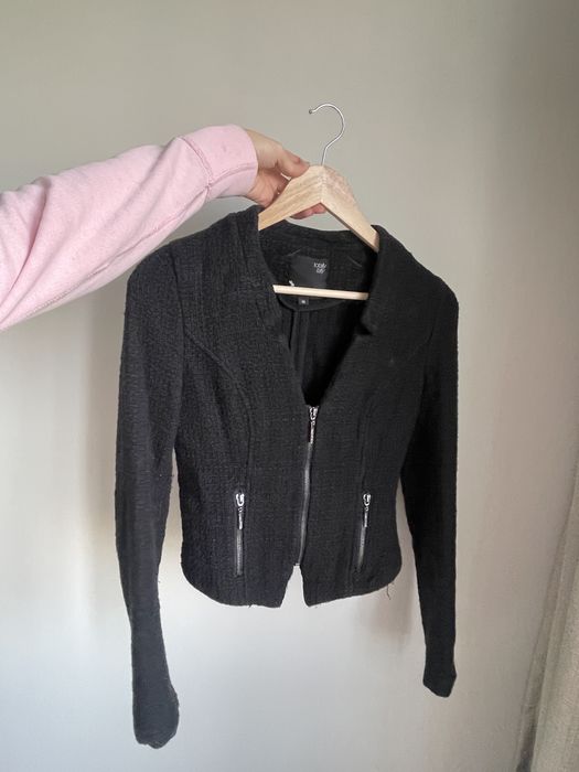 Черна дамска жилетка с цип