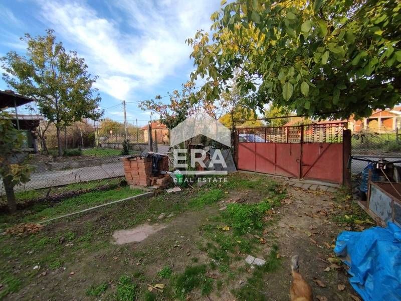 Просторна къща в село Малък извор