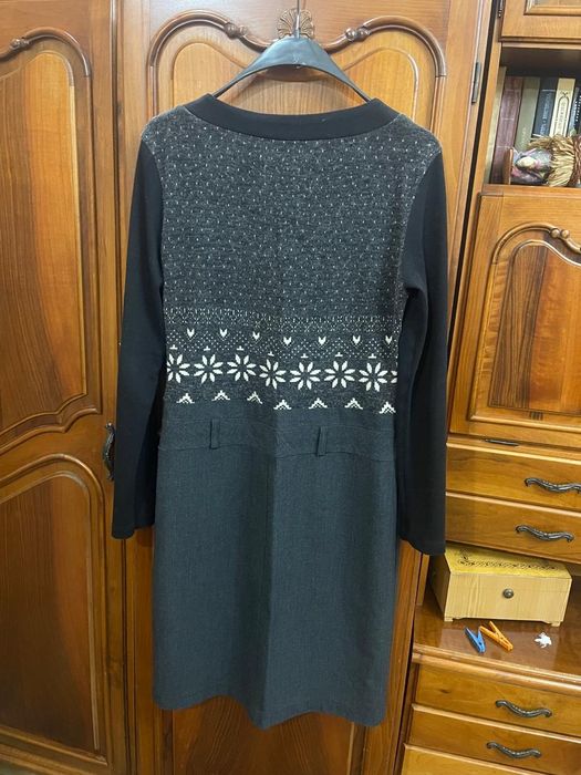 Платье трикотажное, комбинированное, темно-серого цвета Турция.46 разм