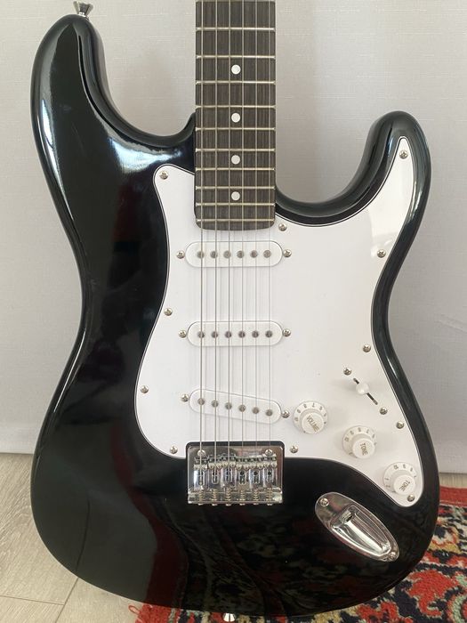 Продам Fender Электрогитару