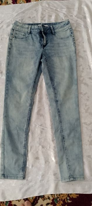 Джинсы для девочек новые.