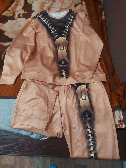 Продам новый мужской костюм