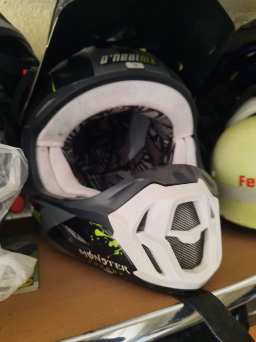 Casca moto Airoh și...