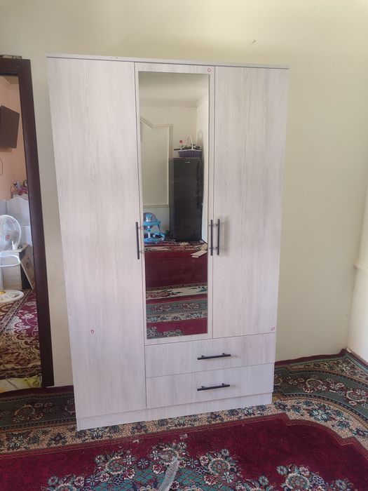 Shkaf sotiladi dastafka ustanovka bepul