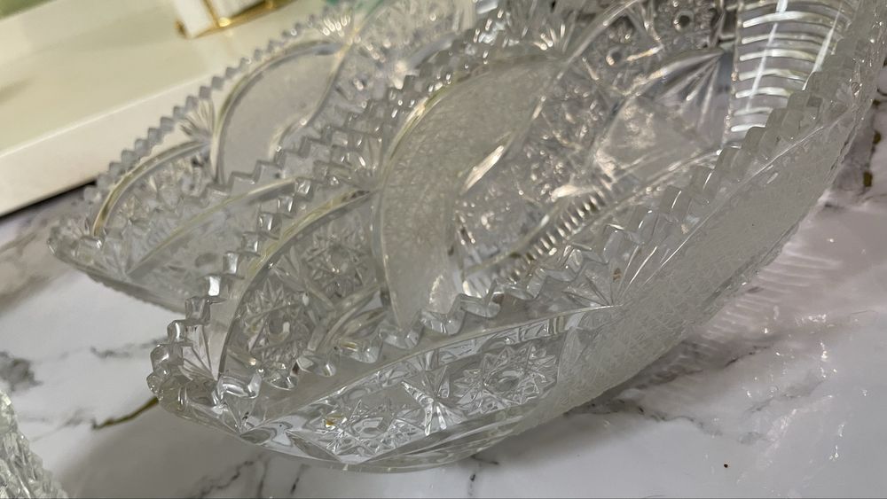 Продам хрусталтные вазы