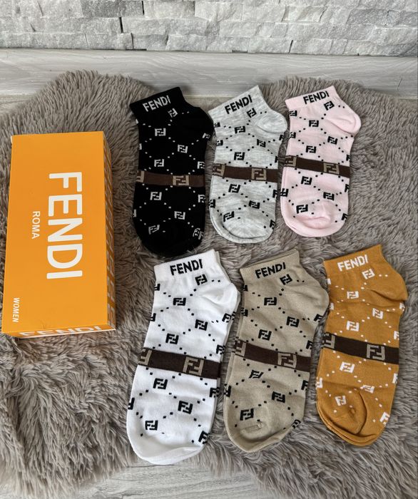 Ароматизирани къси чарапи в кутия.