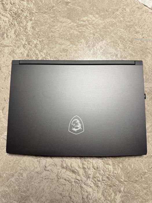 Laptop Gaming MSI Thin 15 B12VE