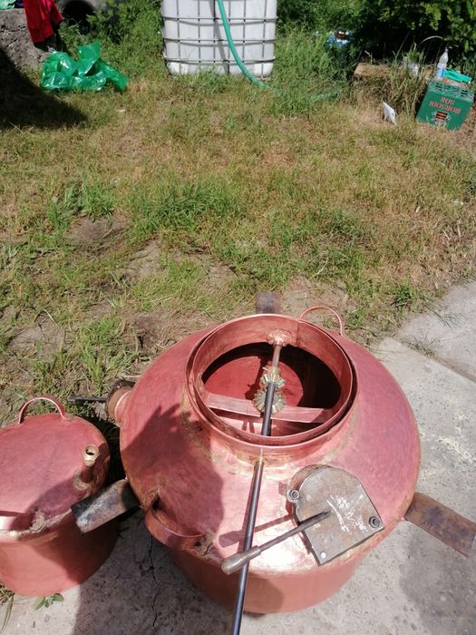 Vând cazan de țuică din cupru