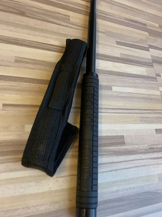 Baston police doua variante