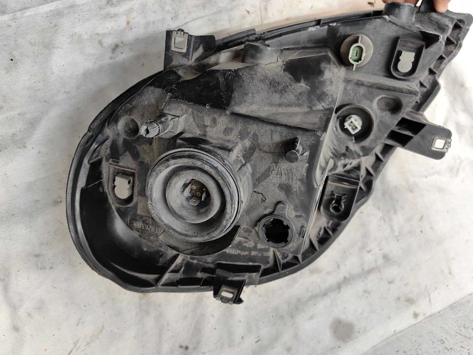 Оригинален фар Opel Vivaro  Renault Trafic