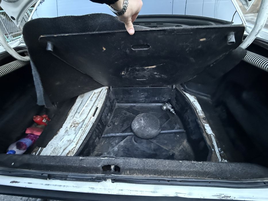 Продам AUDI 100.