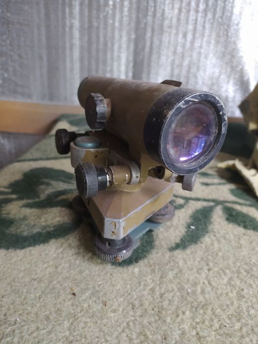 Продам нивелир СССР