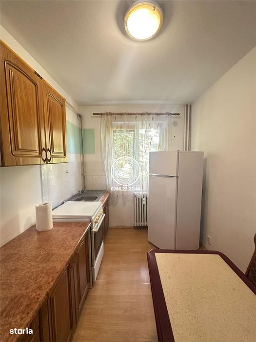 Apartament 2 camere, etaj intermediar, fara risc - Podul de Piatra