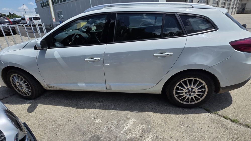 RENAULT Megane