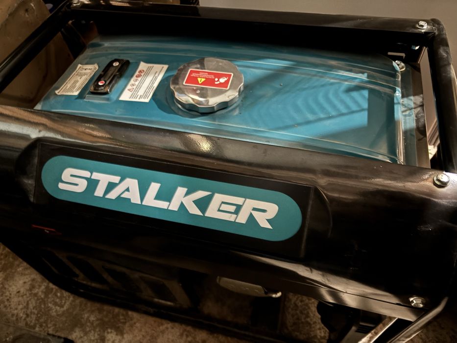 Продам бензиновый генератор