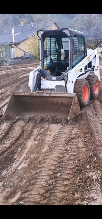 Închiriez utilaje  cilindru compactor