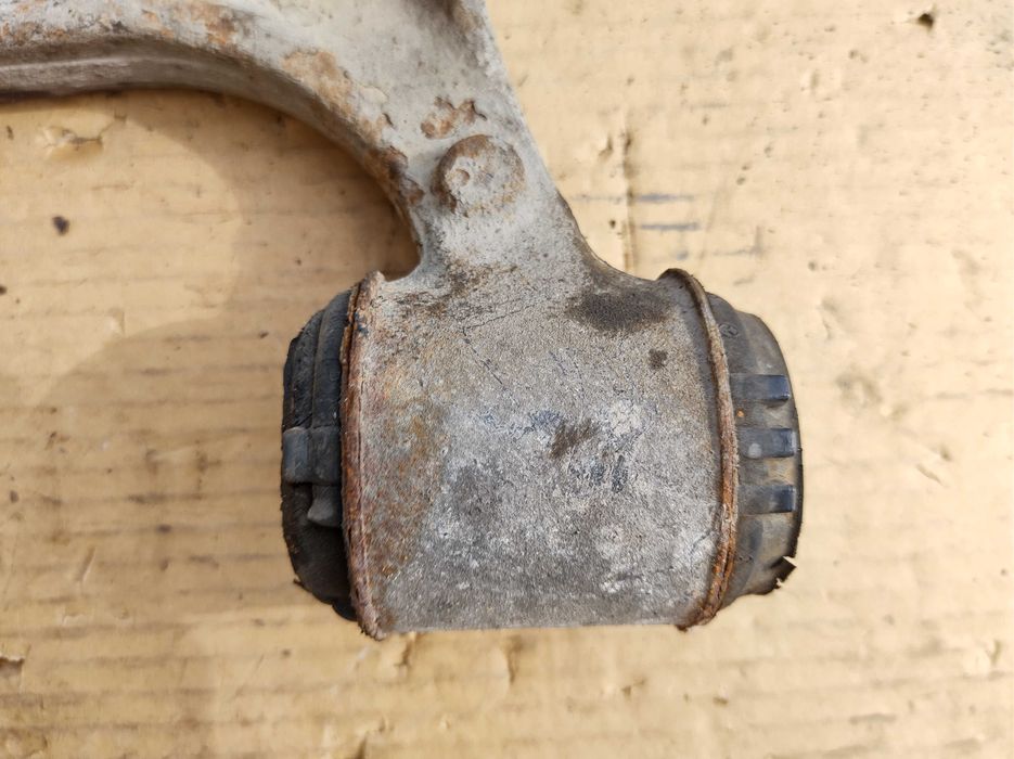 Преден Десен Носач Mercedes E class W211 4Matic Tmodel 2008 320CDI