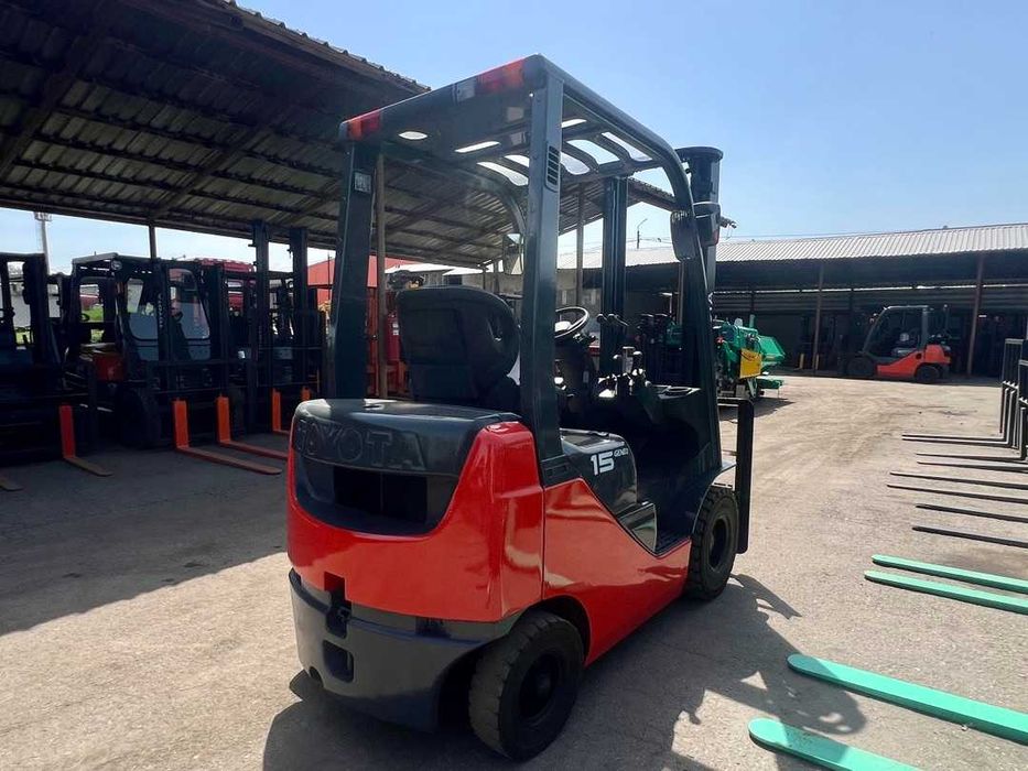 Вилочный погрузчик ( Кара)