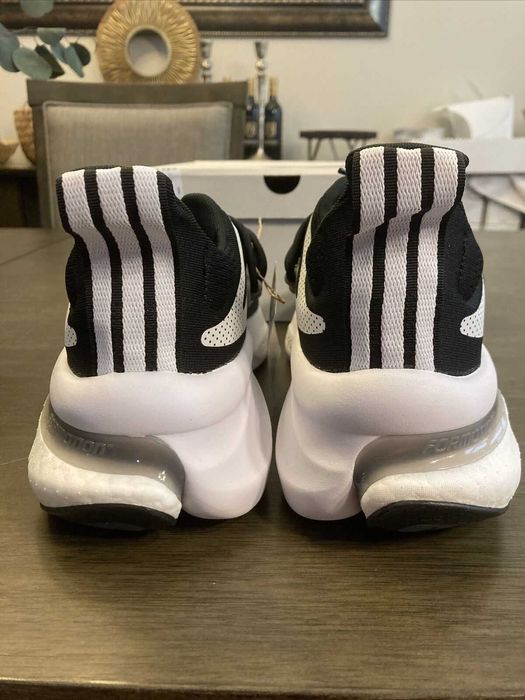 Оригинални маратонки * ADIDAS ALPHABOOST V1 * EU44 2/3