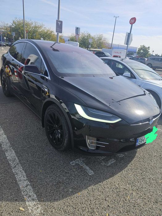 Tesla Model X Free Supercharger, 7 locuri, 525 CP
