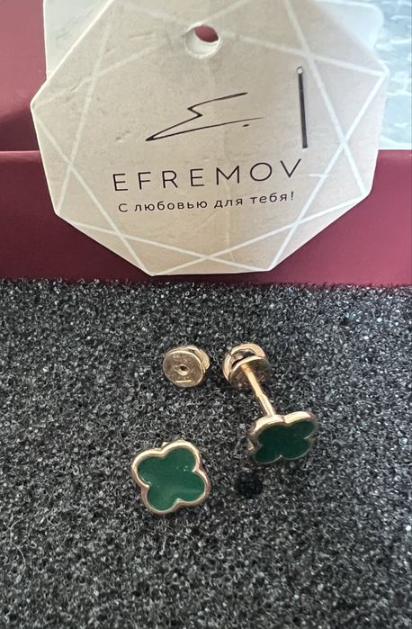Продаю золотые серьги Van Cleef