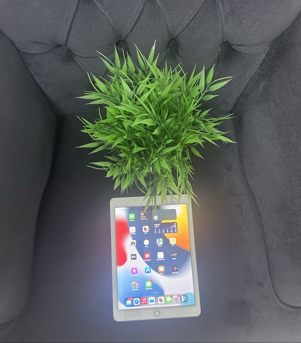 Продам iPad Air 2 64GB Gold