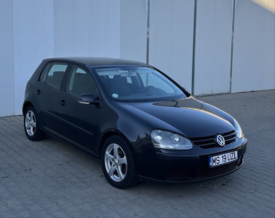 Vand golf V  1.6 benzina