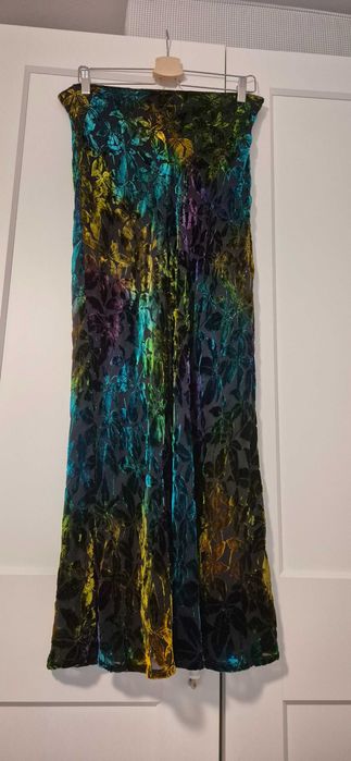 Fusta pictata manual din catifea de vascoza si matase