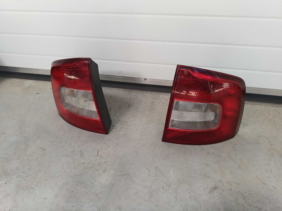 Stop stanga dreapta Skoda Octavia 2 break facelift