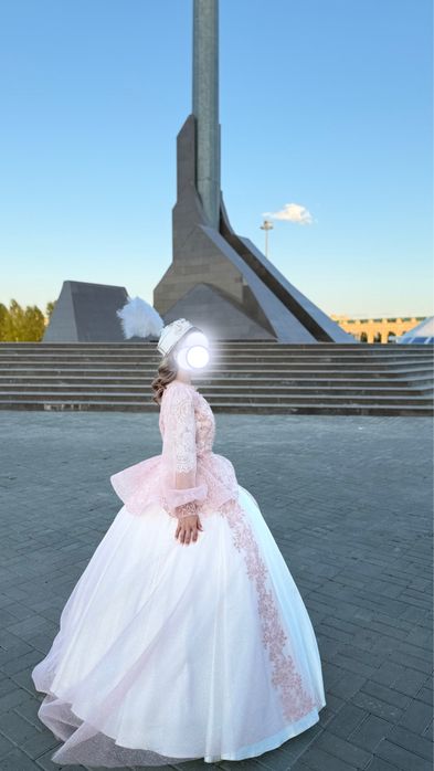 Свадебное платье в аренду, очень красивое