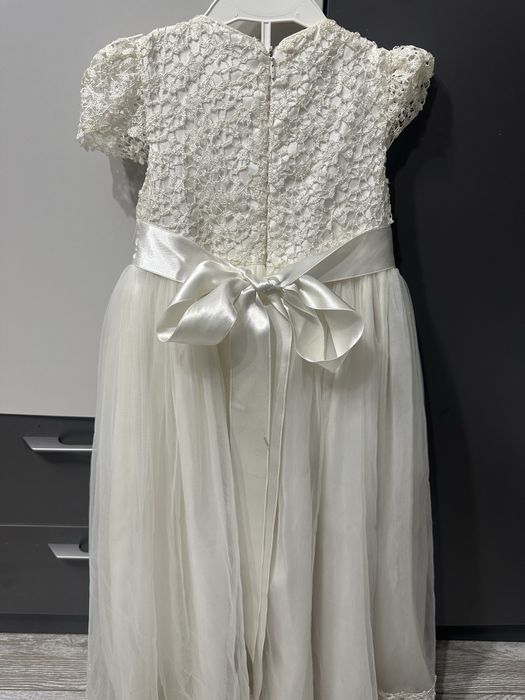 Праздничное Платье для девочки , белое на 6 - 10 лет