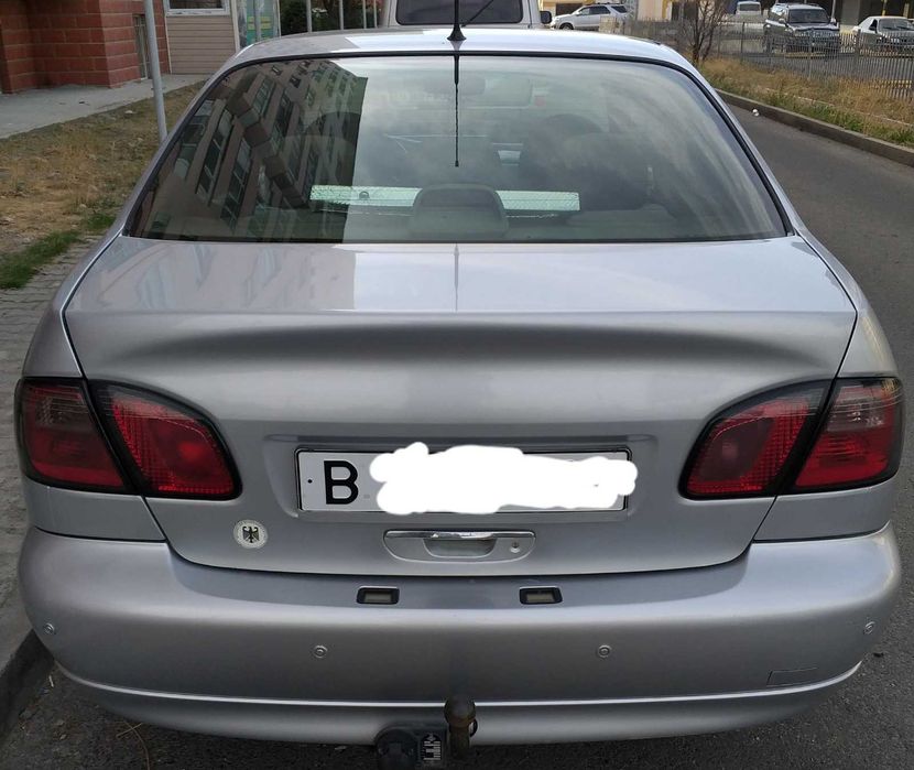 Машина Nissan Primera