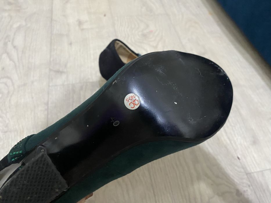 Продам туфли новые