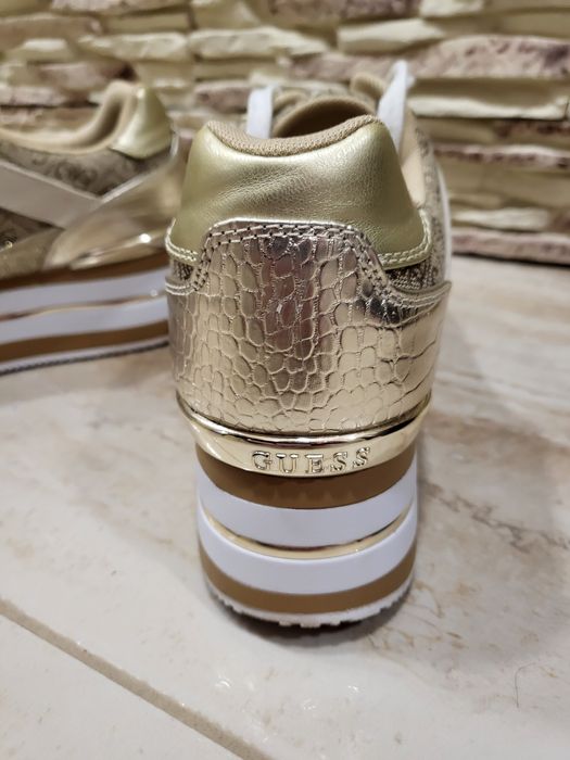 Оригинални Дамски Обувки GUESS 41 номер