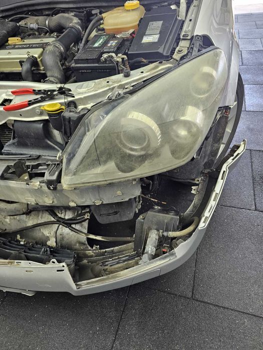 Монтаж на лед крушки,полиране на фарове,керамично покритие и фолио