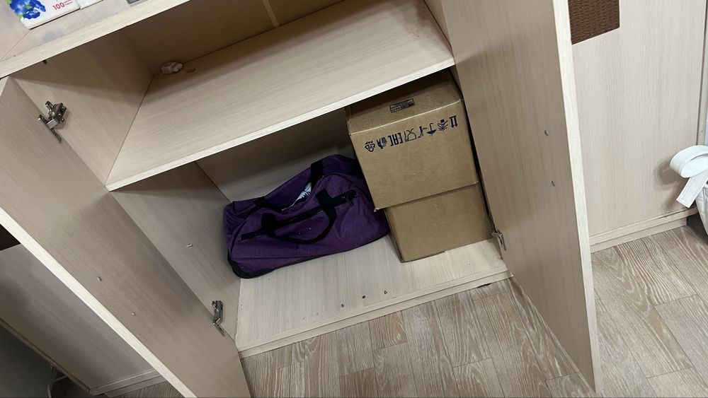 Продам Шкаф срочно